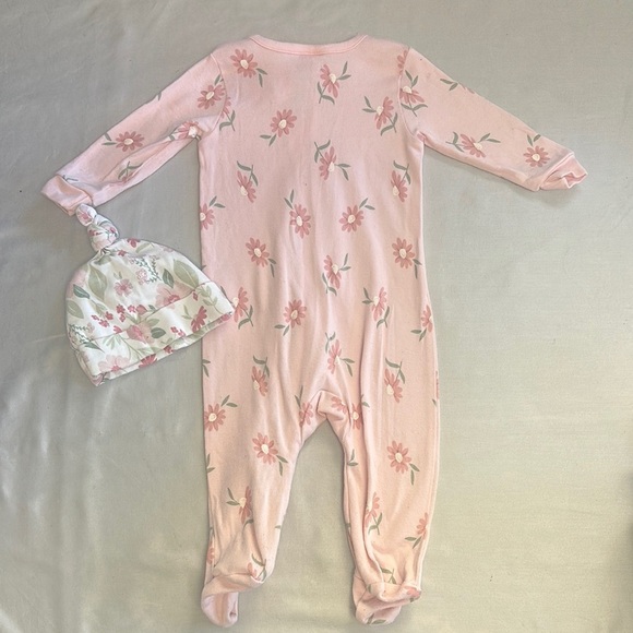 Gerber - Pink Footie One Piece Sleeper with Long Sleeves and hat - Picture 3 of 4